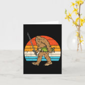 Bigfoot Sasquatch Fishing Retro Fisherman Men Wome カード (黄色い花)