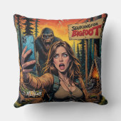 Bigfoot Sasquatch Selfie クッション (裏面)