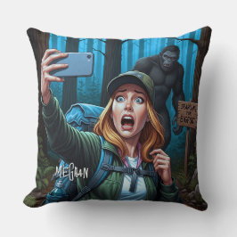 Bigfoot Sasquatch Selfie クッション