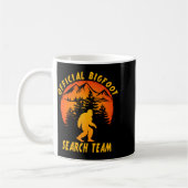 Bigfoot Search Team Sasquatch Yeti Funny  コーヒーマグカップ (左)