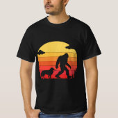 Bigfoot Silhouette Walking Border Collie Dog Tシャツ (正面)