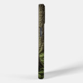 Bigfoot standing in Trees AI art Case-Mate iPhoneケース (裏面 / 右)