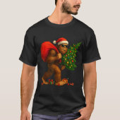 Bigfoot Stealing Christmas Tree Lights Xmas Boys M Tシャツ (正面)