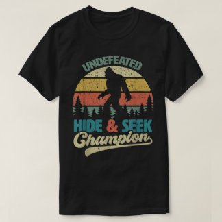 Bigfoot Undefeated Hide and Seek Champion Tシャツ