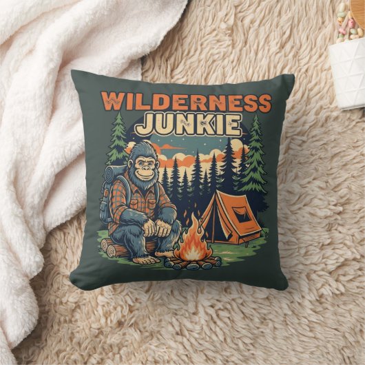 Bigfoot wilderness junkie retro design クッション (ブランケット)