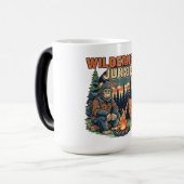 Bigfoot wilderness junkie retro design モーフィングマグカップ (正面左)