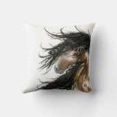 BiHrLeの枕による三色のまだら馬のムスタング クッション (裏面)