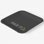 BIKE IT – 緑のサイクリング記号 ペーパープレート (傾斜あり)