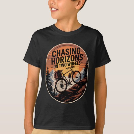 Bikepacking Outdoor Mountain Biking Chasing Horizo Tシャツ (正面)