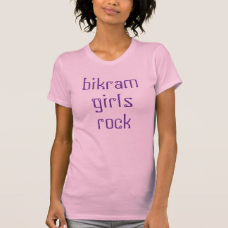 bikram (ヨガ)の女の子は揺れます tシャツ