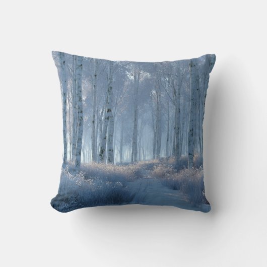 Birch Radiant Snow Forest  クッション (正面)