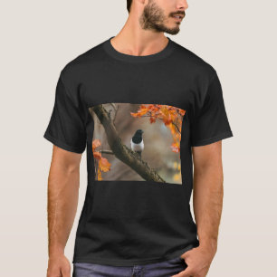 Bird in Flight 4K Art Tee Tシャツ