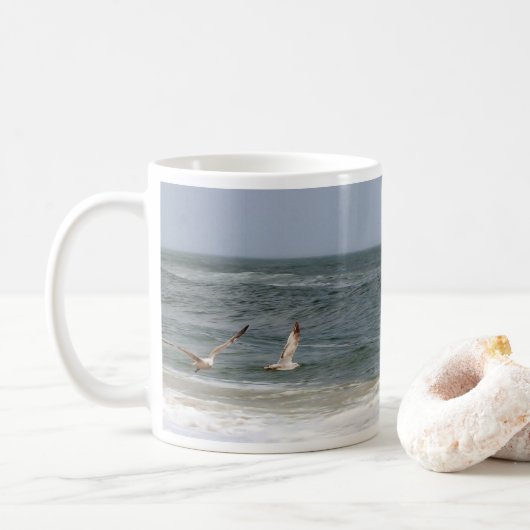 Birds in flight by Shirley Taylor コーヒーマグカップ (ドーナツ)