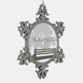 Birds on a Park Bench結婚's（公園のベンチの鳥） スノーフレークピューターオーナメント (左)