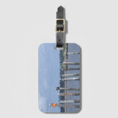 Birds on posts in湖 ラゲッジタグ (正面縦)