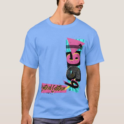 Birth year 1969 birthday 80s 90s Limited Edition v Tシャツ (正面)