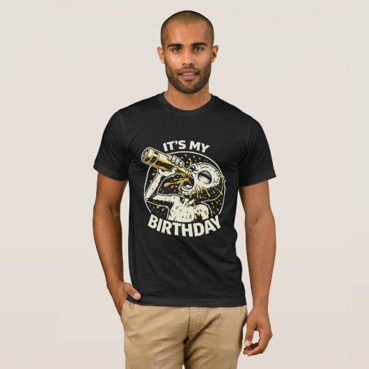 Birthday Beer Chugging Alien Tシャツ (正面フル)