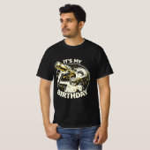 Birthday Beer Chugging Alien Tシャツ (正面フル)