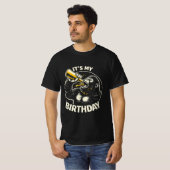 Birthday Beer Chugging Gorilla  Tシャツ (正面フル)