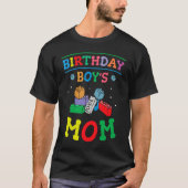 Birthday Boy's Mom Building Blocks  2 Tシャツ (正面)