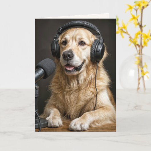 Birthday Golden Retriever Hosting a Podcast カード (黄色い花)