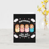 Birthdays Are Our Specialty Funny Labor And Delive カード (黄色い花)