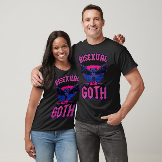 Bisexual And Goth Gothic Emo Bat Pride LGBTQ Hallo Tシャツ (ユニセックス)