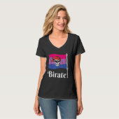 Bisexual Pirate Birate Lgbtq Lgbt Gay Pride Tee Tシャツ (正面フル)
