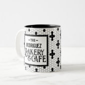 Bistroタイルのパーソナライズされたマグカップ ツートーンマグカップ (正面左)