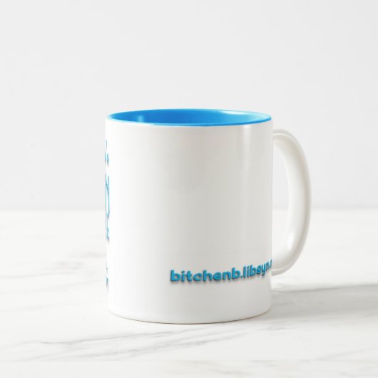 Bitchenのブティックの左利きのツートーンマグ ツートーンマグカップ (正面右)