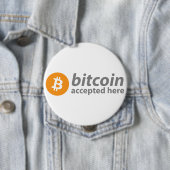 Bitcoinはバッジのあたりでここに受け入れました 缶バッジ (インサイチュ)