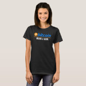 Bitcoin Moon & HodlのCrypto Blockchain おもしろい B Tシャツ (正面フル)