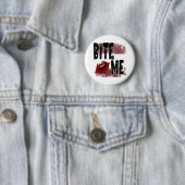 Bite me -カッコいい引用文 – ハロウィーン – こうもり 缶バッジ (インサイチュ)