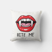 Bite me  クッション (正面)