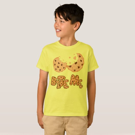 Bite Me Cookie Funny Chocolate Chip Design Tシャツ (正面フル)