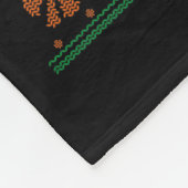 Bite Me Gingerbread Man - Funny Ugly Christmas Swe フリースブランケット (角)