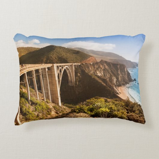 Bixby橋、大きいSur、カリフォルニア、米国 アクセントクッション (正面)