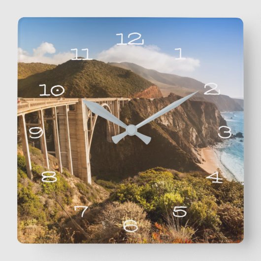 Bixby Bridge, Big Sur，カリフォルニア州，アメリカ スクエア壁時計 (正面)