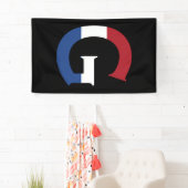 bk bnrcnt上のNLDフラグにオーバーレイされたGモノグラム 横断幕 (インサイチュ)