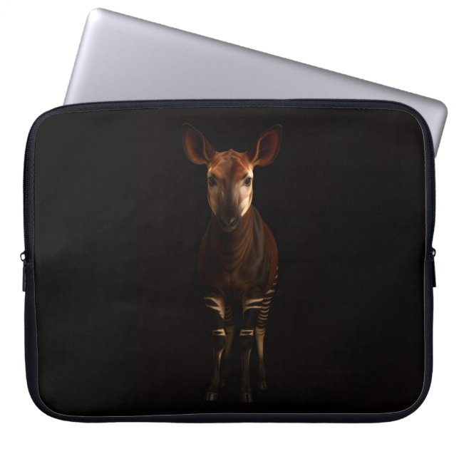 Black 4 Luxe Laptop Sleeve, Forest Okapi ラップトップスリーブ (正面)