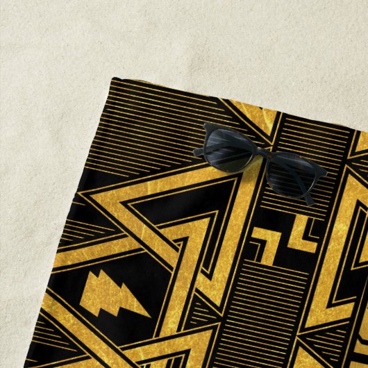 Black Adam Lightning Bolt Triangular Pattern ビーチタオル (インサイチュ)