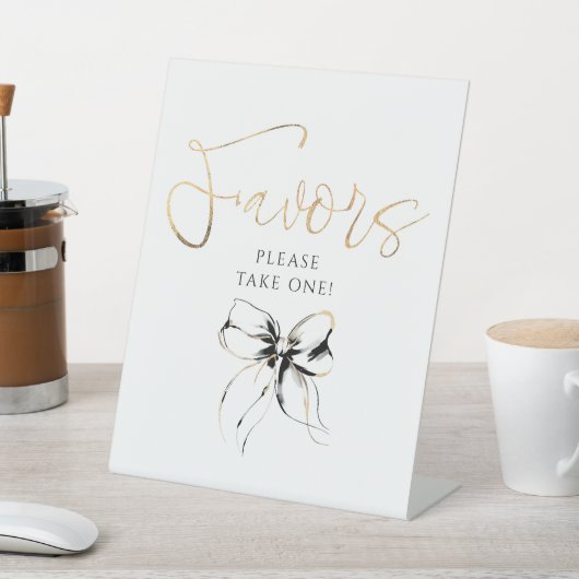 Black and Gold Bow Bridal Shower Favors 台座サイン (インサイチュ)