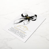 Black and Gold Bow Elegant Whimsical Bridal Shower 箔招待状 (回転した状態)