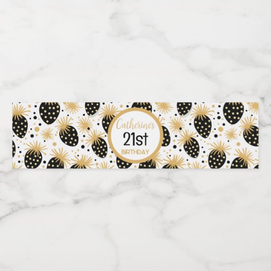 Black and Gold Strawberry Pattern ペットボトルラベル (シングルラベル)