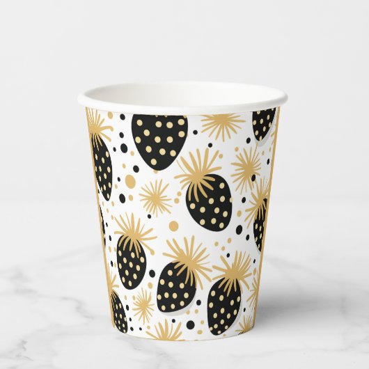 Black and Gold Strawberry Pattern 紙コップ (正面)