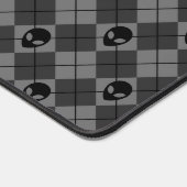 Black and Gray Alien Argyle Pattern デスクマット (コーナー)