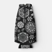Black And Gray Retro Floral Art Seamless Pattern ボトルクーラー (裏面)