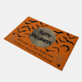 Black and Orange Spooky Typography Happy Halloween ドアマット (アングル)