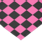 Black and pink checkerboard pattern テーブルクロス (アングル)