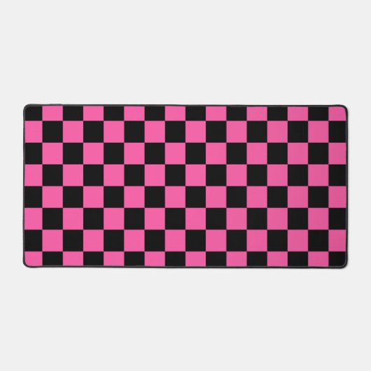 Black and pink checkerboard pattern デスクマット (正面)